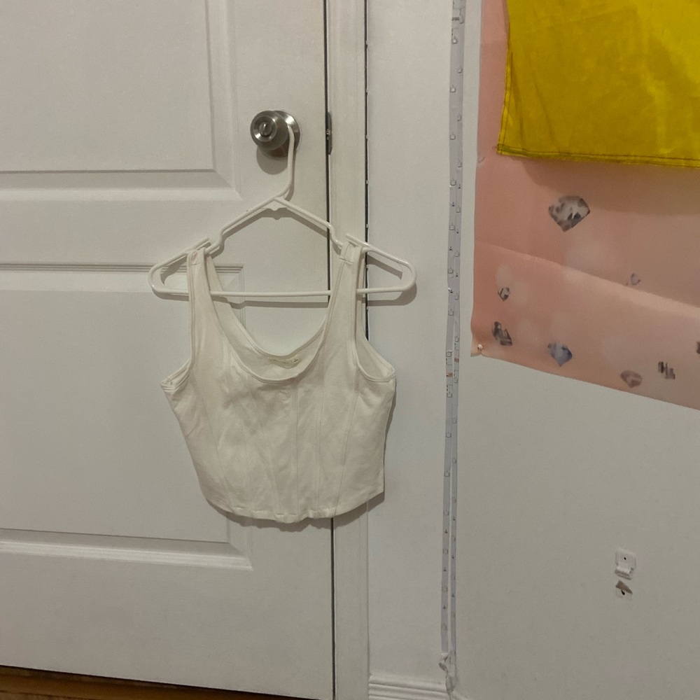Women's White Sleeveless Top